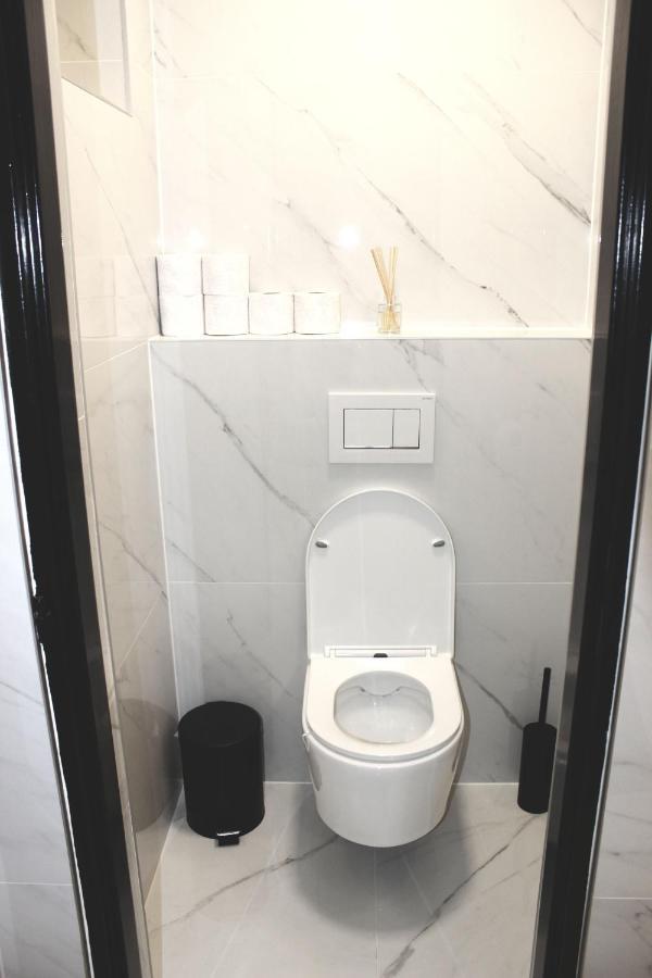 Krasny Priestranny Slnecny Apartman V Centre Mesta Trenčín Exterior foto